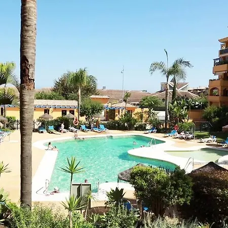 Contemporary, Luxury Living In The Location Апартаменти