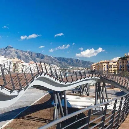 Apartment Contemporary, Luxury Living In The Location *