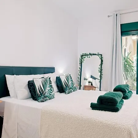 Apartment Contemporary, Luxury Living In The Location