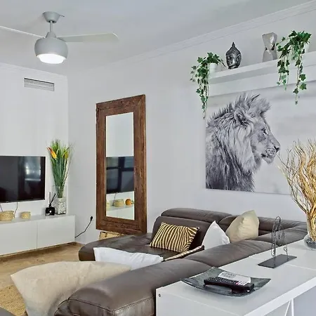 Contemporary, Luxury Living In The Location Apartment Marbella