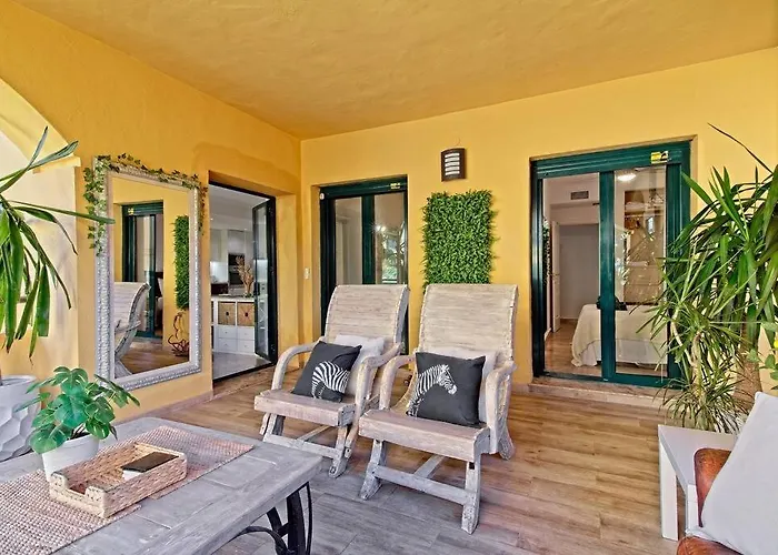 Contemporary, Luxury Living In The Location Апартаменты Марбелья