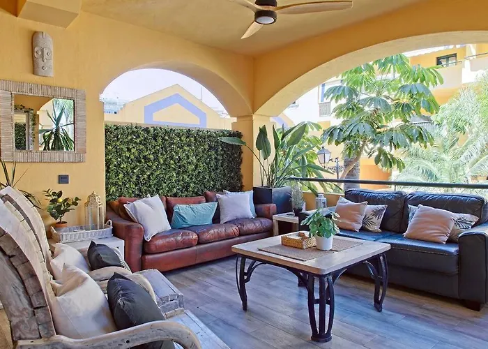 Апартаменты Contemporary, Luxury Living In The Location