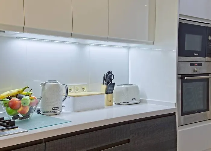 Contemporary, Luxury Living In The Location Апартаменты