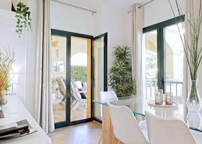 Апартаменты Contemporary, Luxury Living In The Location *