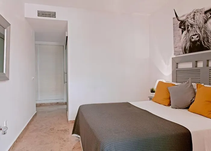 Апартаменты Contemporary, Luxury Living In The Location Марбелья