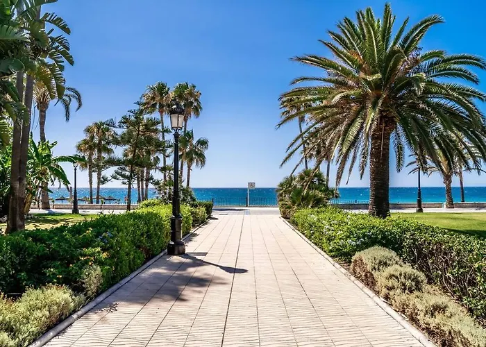 Contemporary, Luxury Living In The Location Апартаменты