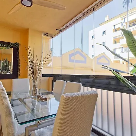 Apartment Contemporary, Luxury Living In The Location