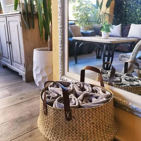 Contemporary, Luxury Living In The Location Apartment