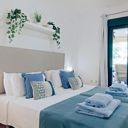 Apartment Contemporary, Luxury Living In The Location